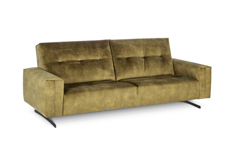 In picture: Charles 3. Fabric: Adore 59. Leg: 115, black.