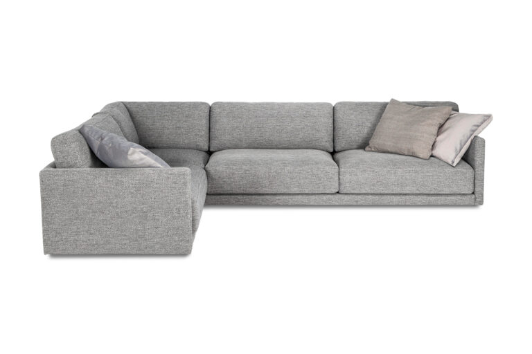 In picture: Discovery 2C3. Fabric: Fast125.