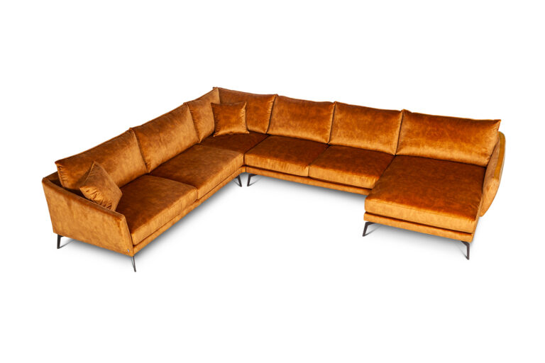 In picture: Coral A3E2UA. Fabric: Adore 132. Leg: 122, matte black.