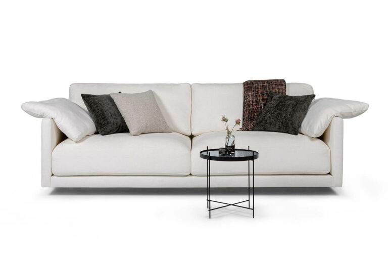 In picture: Discovery 3 LC. Fabric: Bronco 5208.