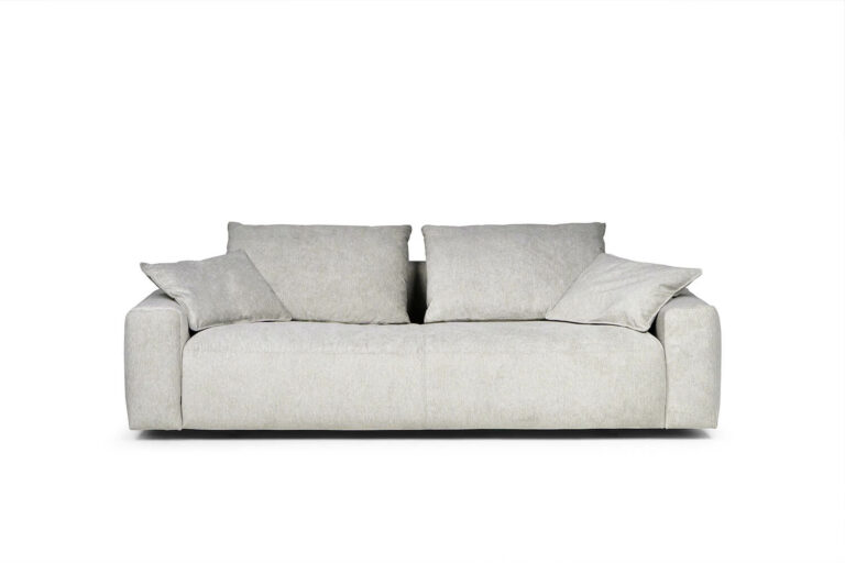 In picture: Gergory 3 LC. Fabric: Tarim16.