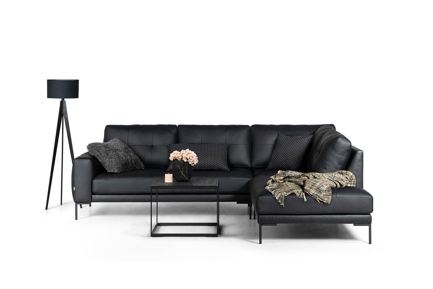In picture: Rudolf Open End Right. Leather: Labrador 3001. Leg: 139, matte black.
