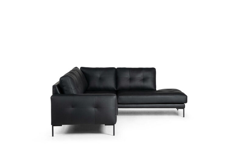 In picture: Rudolf Open End Right. Leather: Labrador 3001. Leg: 139, matte black.