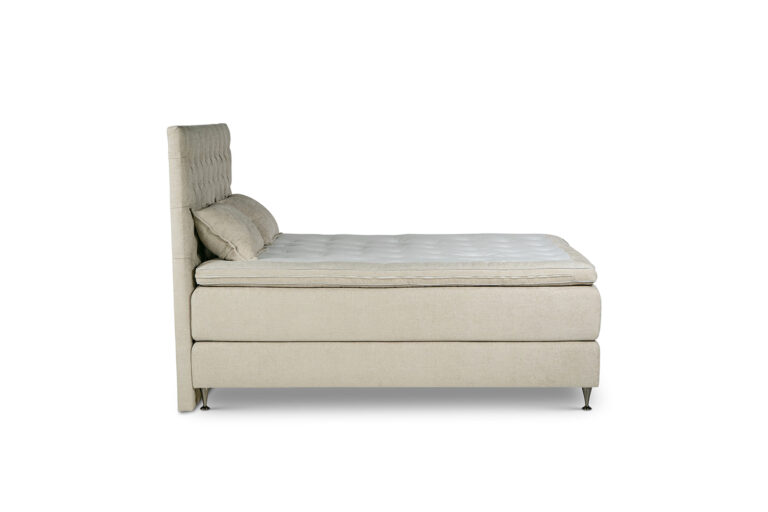 In picture: Continental C30 bed180x200cm. Top mattress: Heaven. Headboard: Windsor. Fabric: Next105. Leg:124.