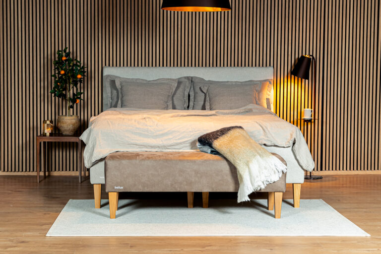 In picture: Single S10 bed 2x90x200cm. Topmattress: SuperMega. Headboard: Relax. Fabric: Next 105. Leg: 3.