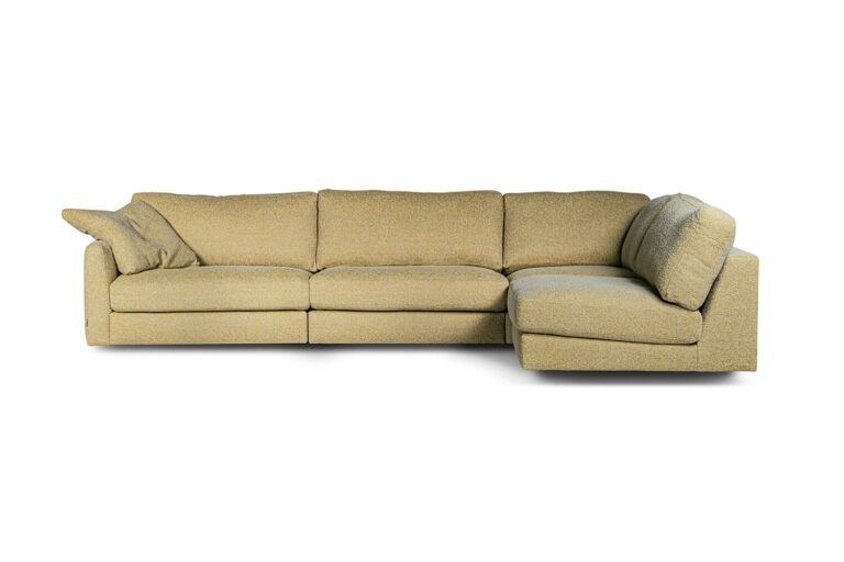 In picture: Amadeus A-1-1-C-1. Fabric: Modis 2941.